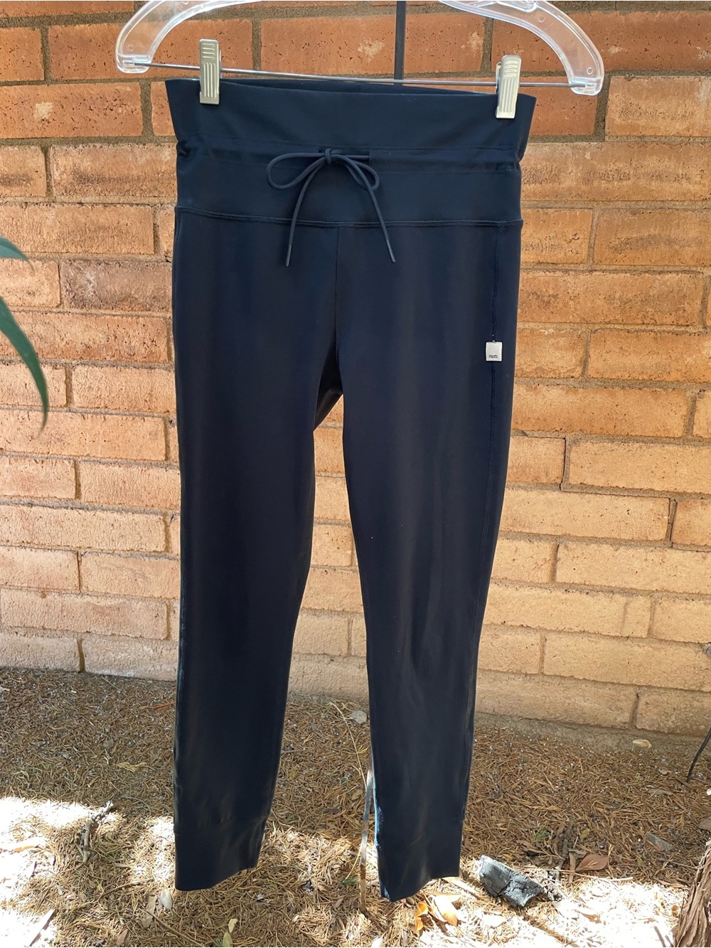 Vuori Daily Legging - Picture 7 of 7